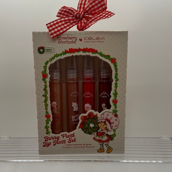 Strawberry Shortcake Makeup Set - Picture 9 of 11